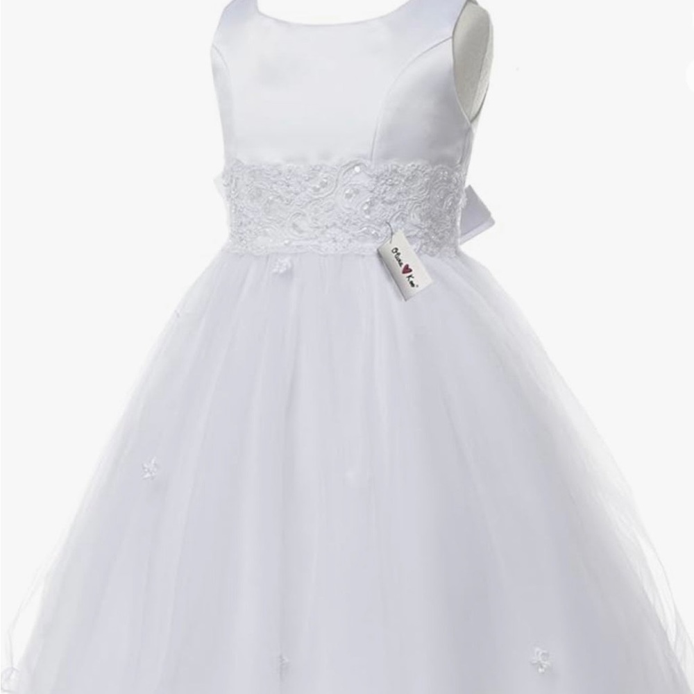 Size 16 Formal girls dress/Jr Bridesmaid. New with tags.